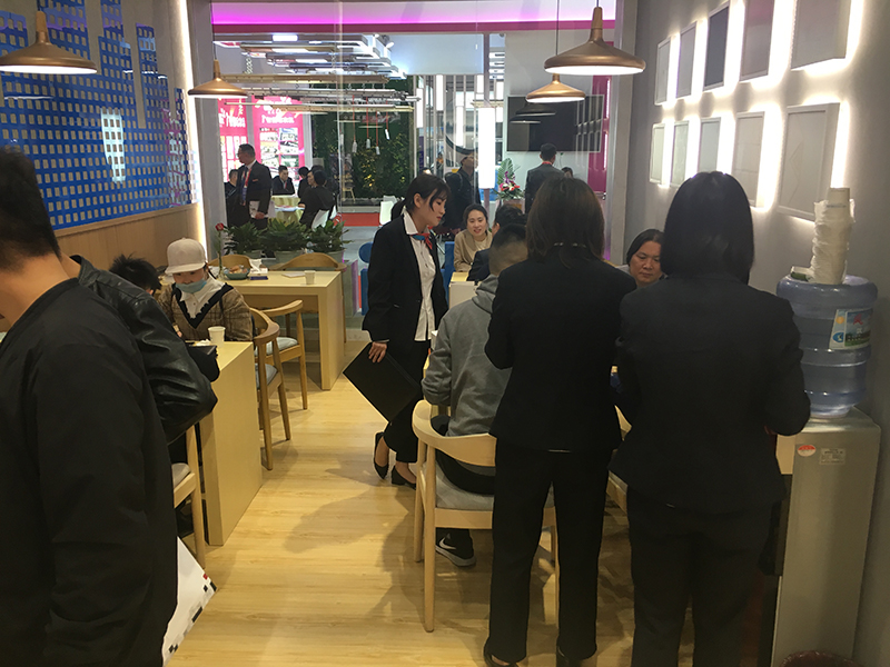 海創(chuàng)建博會現(xiàn)場.jpg 海創(chuàng)集成墻面加盟.jpg