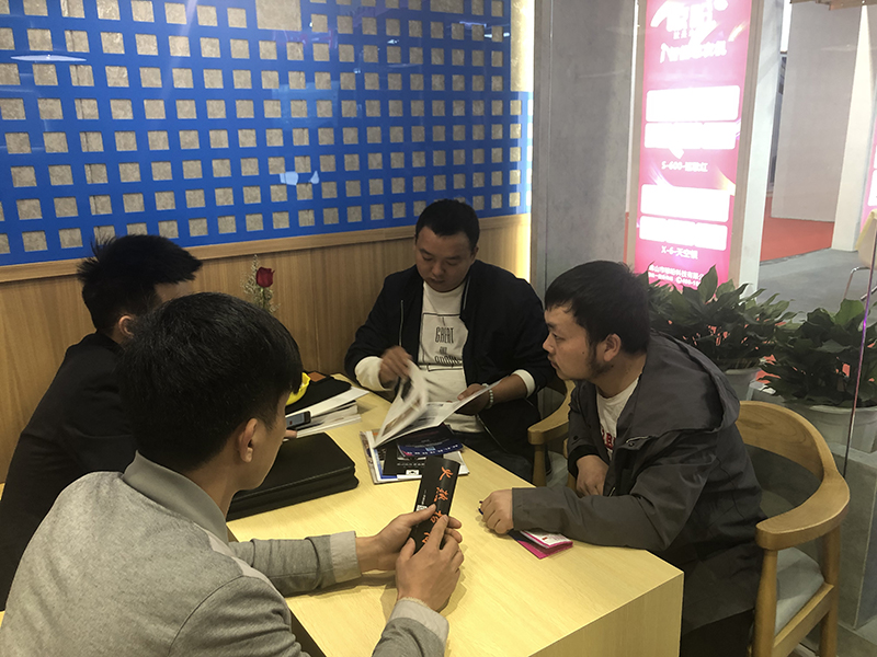 海創(chuàng)展會現(xiàn)場.jpg 海創(chuàng)集成墻面加盟.jpg