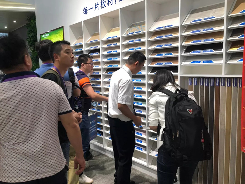 海創(chuàng)嘉興展現(xiàn)場(chǎng).jpg 海創(chuàng)嘉興集成吊頂展.jpg