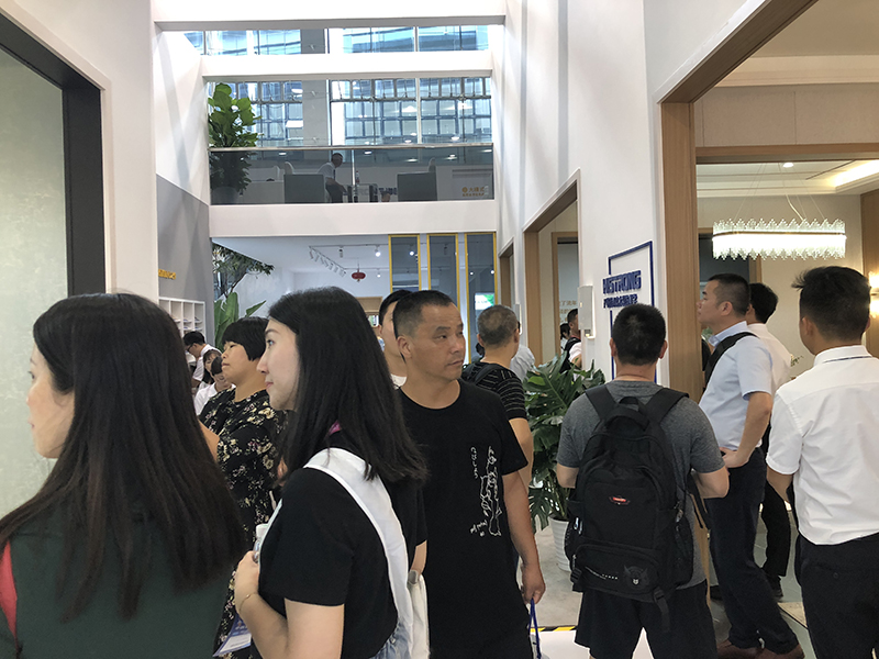 海創(chuàng)廣州展現(xiàn)場(chǎng).jpg 海創(chuàng)集成墻面.jpg