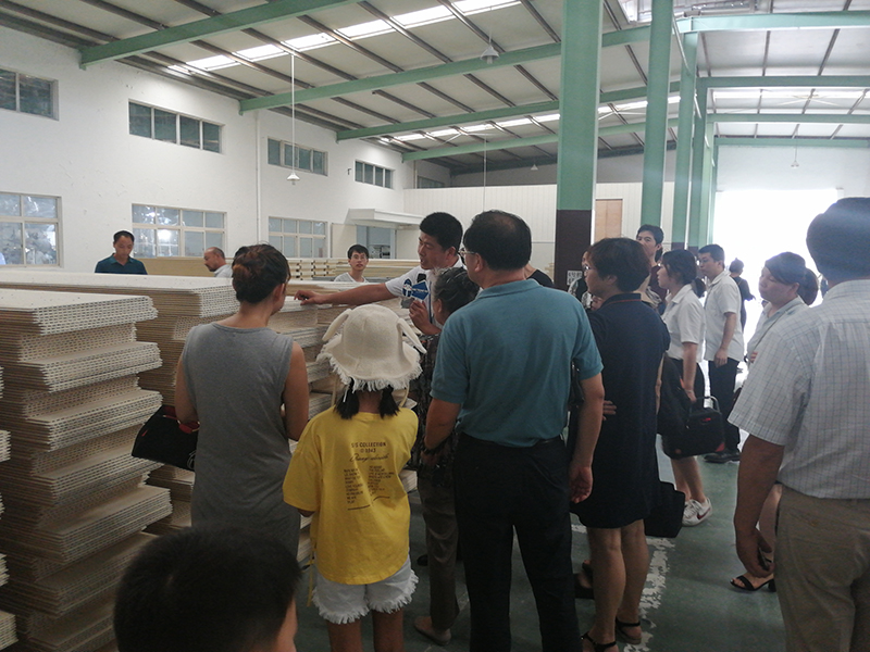 微信圖片_2019082610075931.jpg 海創(chuàng)集成墻面.jpg